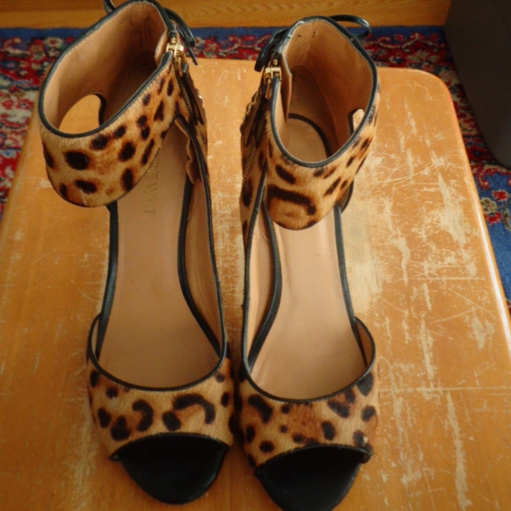 Nine West Ankle Strap Leopard Print Size 8